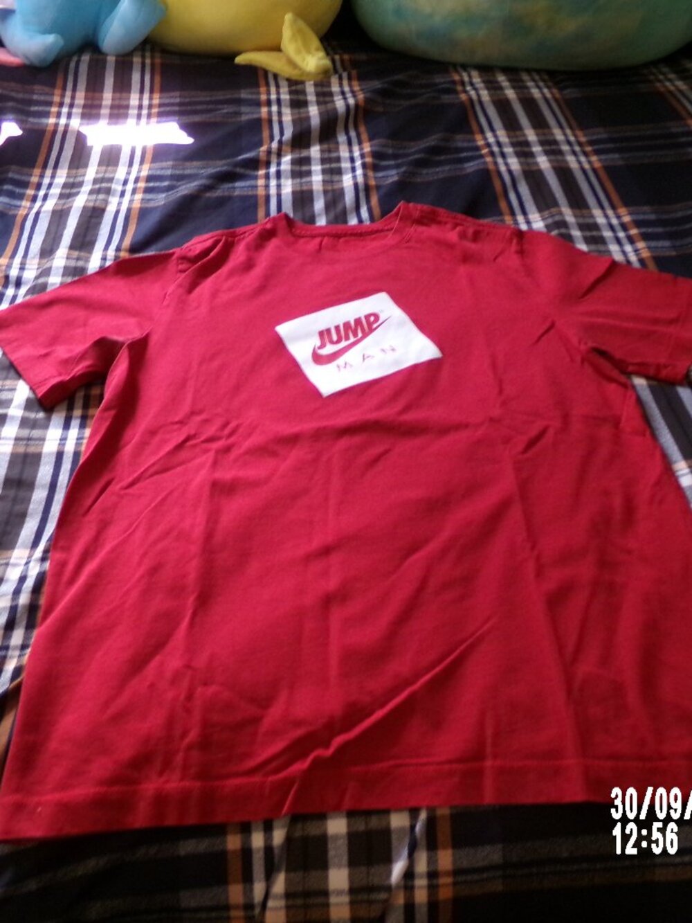 Bright red Nike t-shirt size M